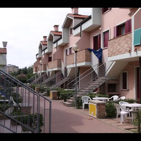 Relax And Enjoy Your In Rosolina By The Pool Apartment Rosapineta