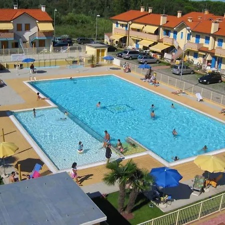 Relax And Enjoy Your In Rosolina By The Pool *